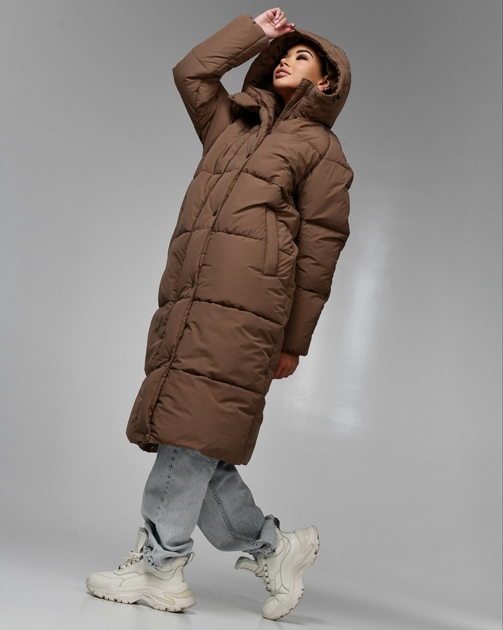 Длинный пуховик женский зимний LS-8918-13 с капюшоном и карманами капучино, Коричневый, 42