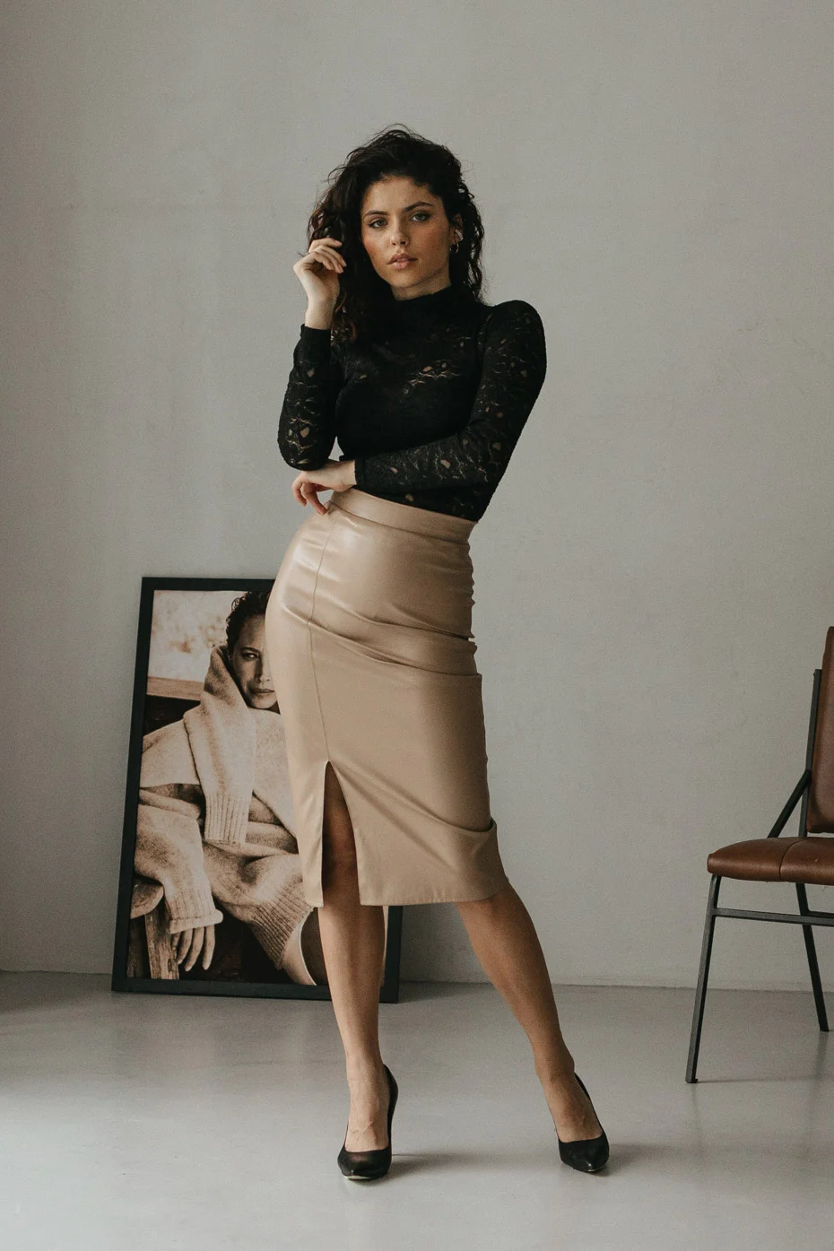 Элегантная юбка-карандаш кофейного цвета для деловых и стильных образов