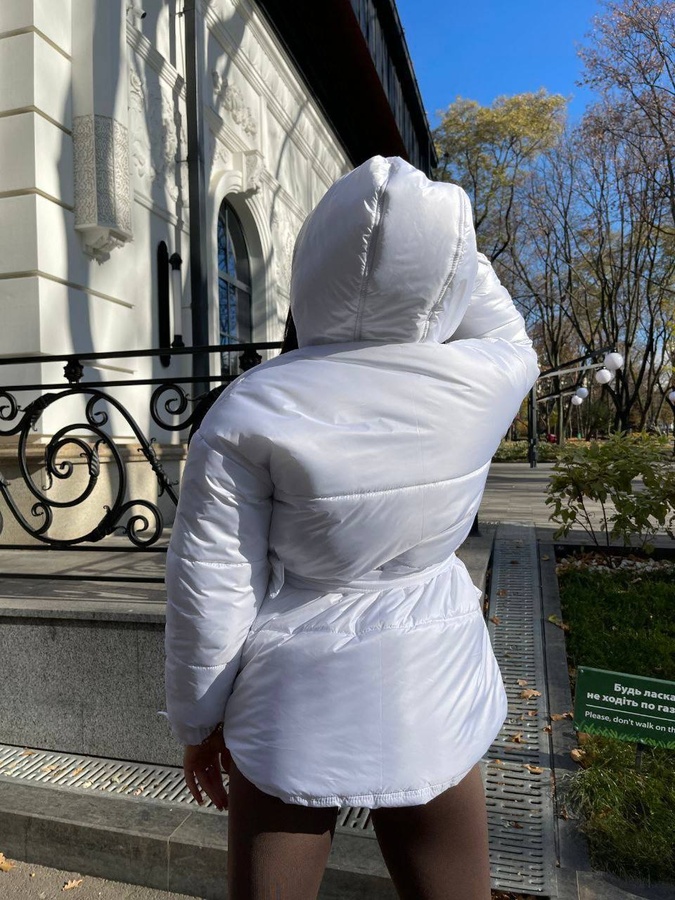 Куртка укороченная женская с капюшоном, карманами и поясом белый, Белый, One Size